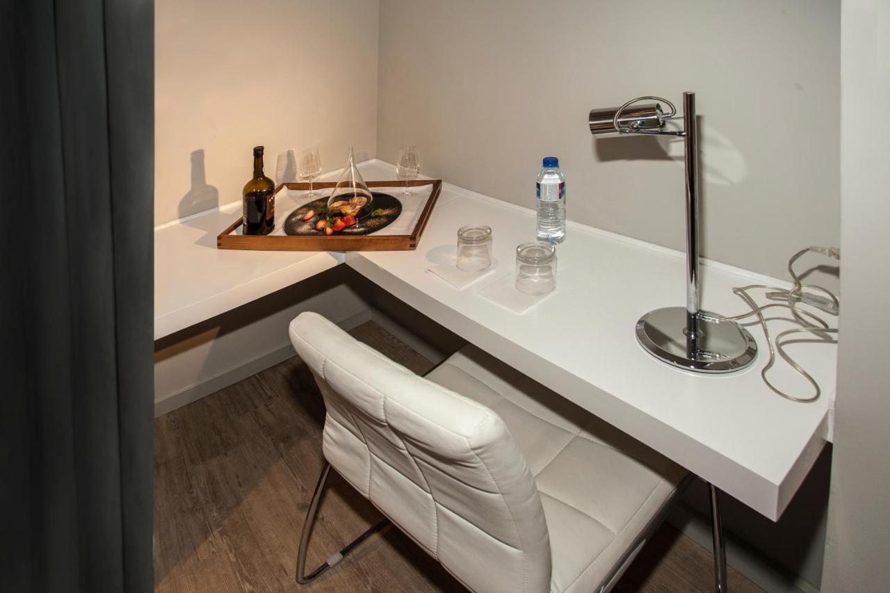 Double Room with Airport View,918289795:JPEG